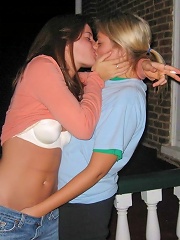 girls kissing megamix 20