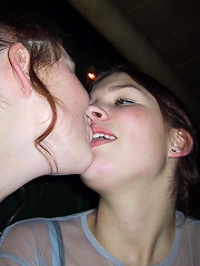 girls kissing megamix update 8